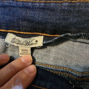 3x pioneer women Capri jeans